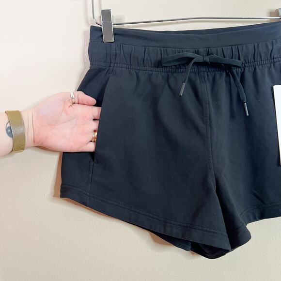 NEW Lululemon | Black Inner Glow High Rise Pockets 3in Workout Running Shorts 6 - Picture 4 of 10